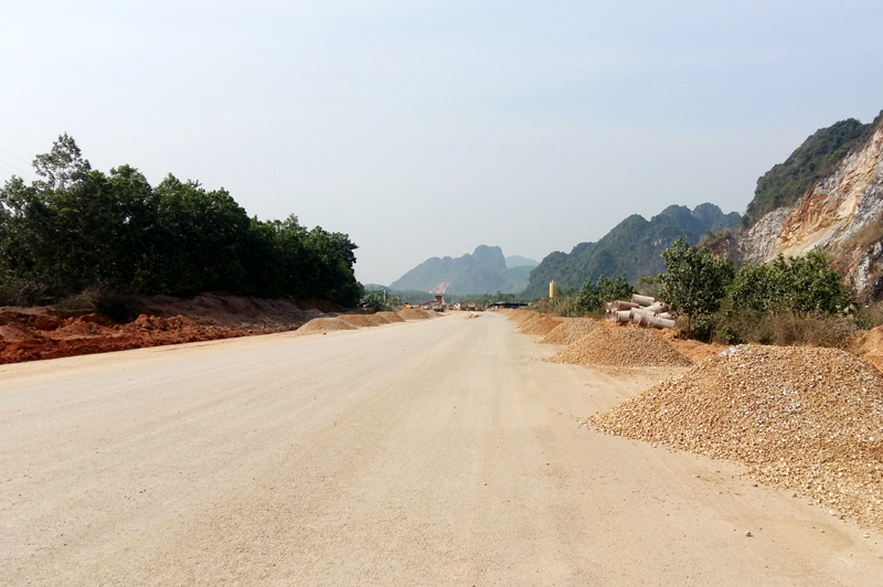 Cao tốc Hạ Long - Vân Đồn đoạn qua địa bàn huyện Hoành Bồ đã sắp hoàn thành
