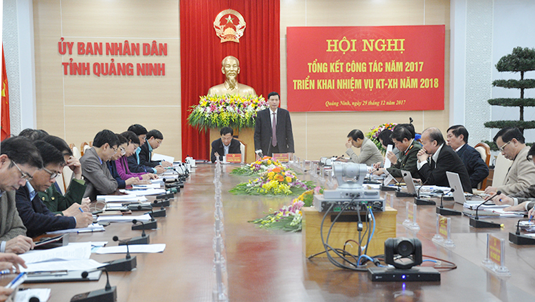 Chủ tịch UBND tỉnh Nguyễn Đức Long chủ trì và phát biểu tại hội nghị.