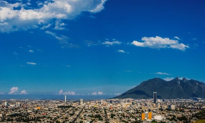 Monterrey, Mexico, là một thành phố xinh đẹp, được biết đến với những liên kết cộng đồng mạnh mẽ. Các giá trị về tôn giáo, gia đình và xã hội rất được đề cao ở đây.