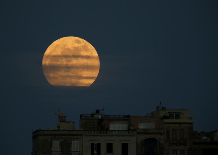   Siêu trăng siêu ấn tượng tại Malta.