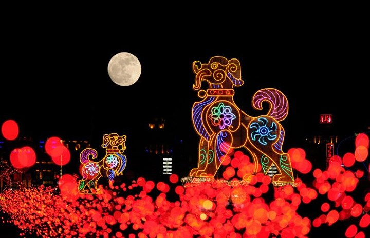   Siêu trăng tỏa sáng tại Liaoning, Trung Quốc.