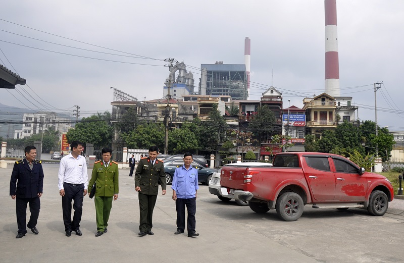 Lực lượng bảo vệ Công ty phối hợp với Công an TP Uông Bí TTKS đảm bảo ANTT.