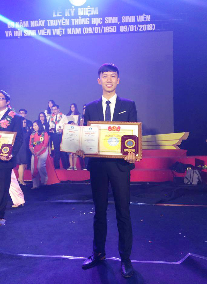 Em Đinh Thanh Thiên, sinh viên trường ĐH Công nghiệp Quảng Ninh là sinh viên duy nhất của tỉnh Quảng Ninh được nhận giải thưởng 