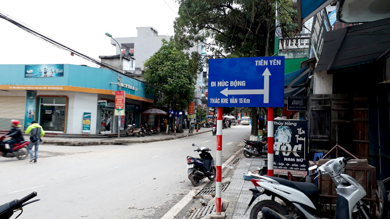 Hiện nay, thị trấn Bình Liêu chỉ có các biển chỉ đường đi các địa phương mà chưa có biển tên đường, phố. 