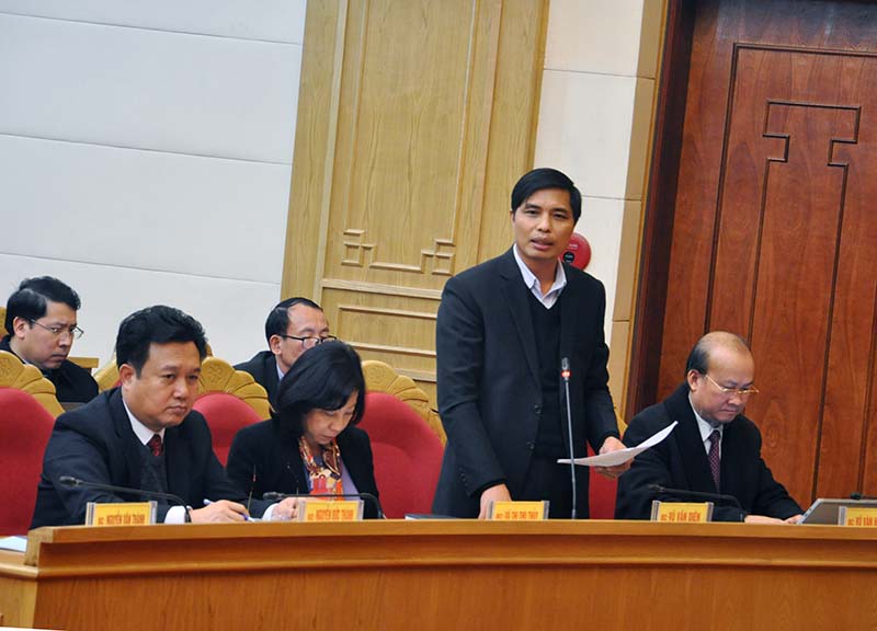 Đồng chí Vũ Văn Diện, Phó Chủ tịch UBND tỉnh, phát biểu tại buổi làm việc.
