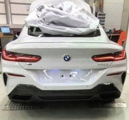 Phần đuôi của BMW 8 series.