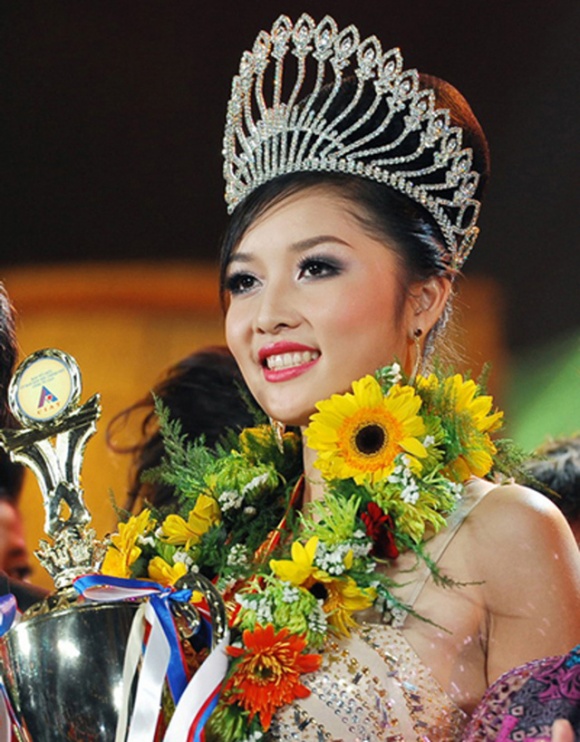 Xuất thân từ gia đình nghèo khó, nhưng Triệu Thị Hà vẫn đăng quang Hoa hậu