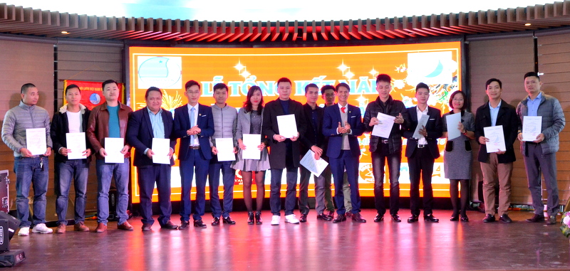 Tại buổi lễ, CLB Đầu tư khởi nghiệp Quảng Ninh đã vui mừng kết nạp thêm 13 thành viên mới