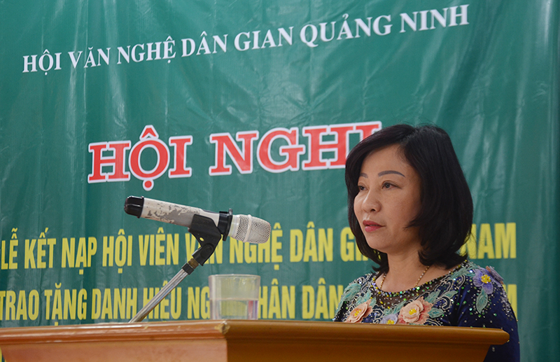 Đồng chí Vũ Thị Thu Thủy, Phó Chủ tịch UBND tỉnh phát biểu tại hội nghị.