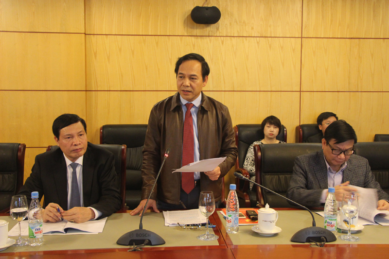 Đồng chí Đặng Huy Hậu báo cáo một số kiến nghị, đề xuất của tỉnh đối với Bộ TN&MT.
