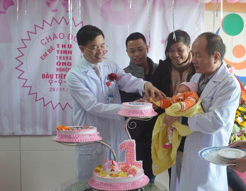  Nguyễn Ngọc Anh, sinh ngày 29/11/2017 là cháu bé đầu tiên ra đời bằng phương pháp thụ tinh trong ống nghiệm (IVF)