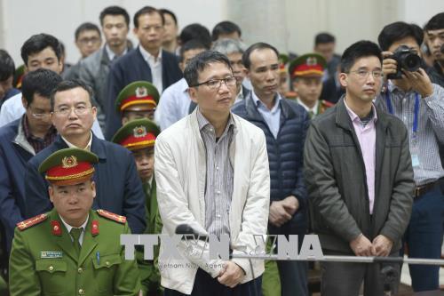 Bị cáo Trịnh Xuân Thanh và đồng phạm nghe tuyên án. Ảnh: Doãn Tấn/TTXVN