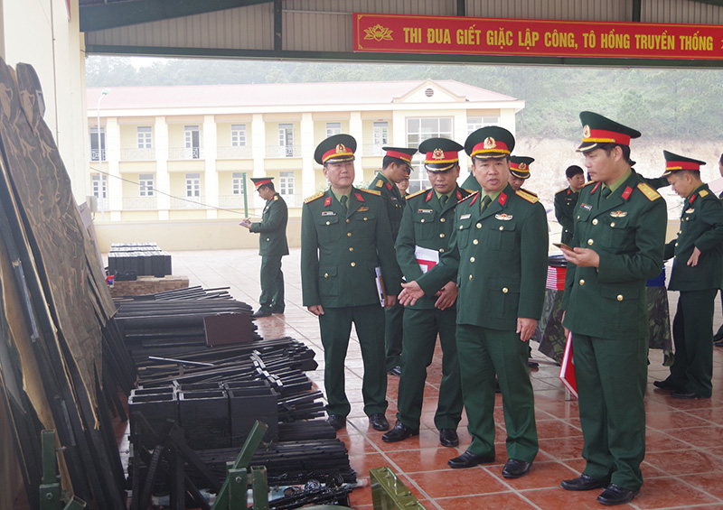 Lãnh đạo Bộ CHQS tỉnh kiểm tra công tác chuẩn bị huấn luyện chiến sỹ mới ở trung đoàn 244