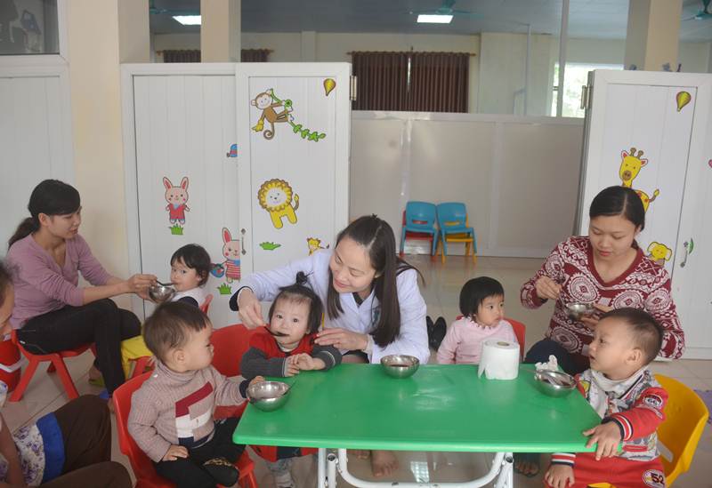 Con của CBVC, LĐ được chăm sóc tại Trường Mầm non Bệnh viện Sản Nhi Quảng Ninh