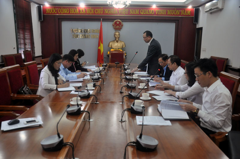 Ban Pháp chế HĐND tỉnh thẩm tra báo cáo kết quả hoạt động của TAND tỉnh năm 2017. Anh Quang Minh