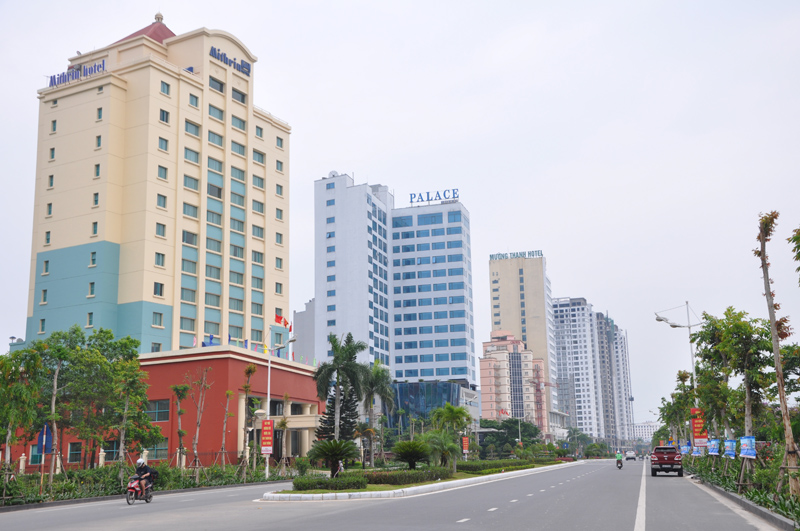 Cơ sở hạ tầng phục vụ du lịch ngày càng được hoàn thiện (Một góc khu du lịch Hùng Thắng, TP Hạ Long)