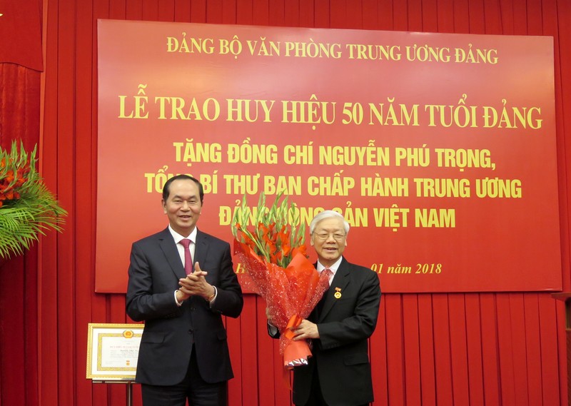 Chủ tịch nước Trần Đại Quang chúc mừng Tổng Bí thư Nguyễn Phú Trọng