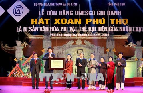 Bộ Văn hóa, Thể thao và Du lịch cùng tỉnh Phú Thọ tổ chức Lễ đón Bằng của UNESCO ghi danh Hát xoan Phú Thọ là Di sản văn hóa phi vật thể đại diện của nhân loại. Ảnh: Trung Kiên/TTXVN