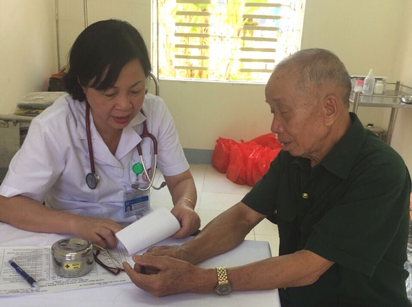  Bệnh viện Việt Nam – Thụy Điển Uông còn phối hợp với tỉnh Sơn La tổ chức khám, tư vấn giáo dục sức khỏe cho gần 2.800 lượt người dân ở 2 huyện Mường La và Quỳnh Nhai. 