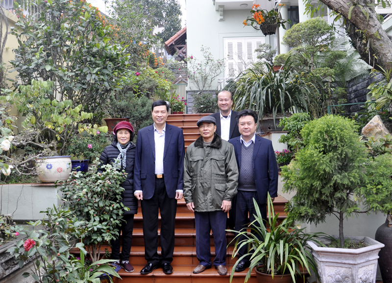 Chủ tịch UBND tỉnh Nguyễn Đức Long thăm và chúc Tết gia đình đồng chí Nguyễn Hồng Quân.