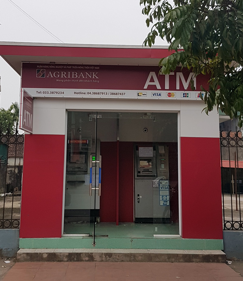 ATM của Ngân hàng NN&PTNT tại Hải Hà cũng hết tiền nhiều ngày nay với thông báo 