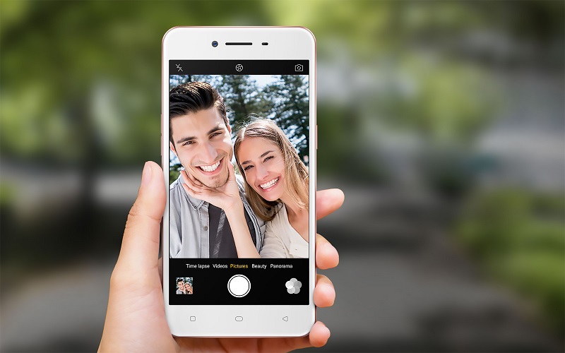 6. Oppo Neo 9 A37   Dù cấu hình không cao và hệ điều hành cũ - Android 5.1, Neo 9 A37 vẫn liên tục góp mặt trong Top 10 smartphone bán chạy nhất năm 2017 và tiếp tục có mặt trong bảng xếp hạng năm nay. Điểm thu hút nhất của sản phẩm là giá thấp cùng thiết kế vỏ nhựa nhưng lại trông như kim loại nguyên khối.  Máy kế thừa tính năng selfie đã trở thành 