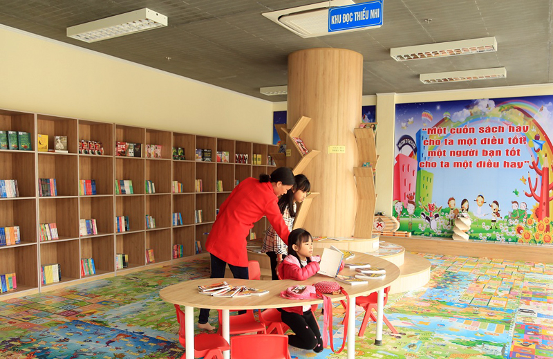 Thư viện tại Trung tâm Văn hóa, Thể thao các dân tộc được bày trí khoa học với nhiều không gian phù hợp với mọi lúa tuổi.
