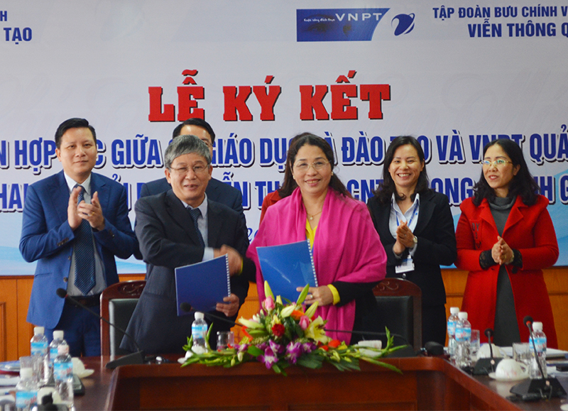 Lãnh đạo VNPT Quảng Ninh và Sở Giáo dục-đào tạo ký kết thỏa thuận hợp tác triển khai các giải pháp viễn thông-công nghệ thông tin trong ngành giáo dục