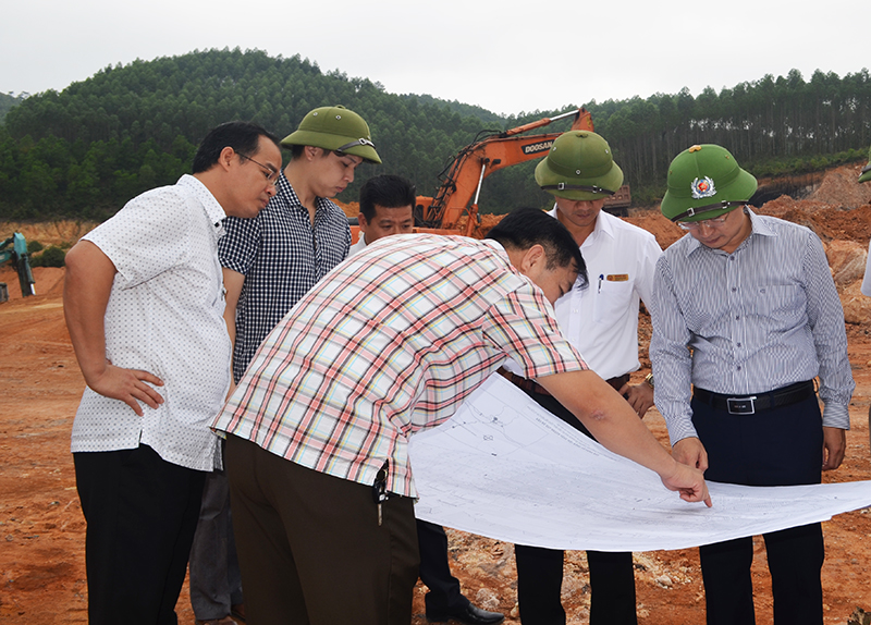 Lãnh đạo TP Uông Bí kiểm tra công tác môi trường tại khu xử lý chất thải rắn Khe Giang, xã Thượng Yên Công