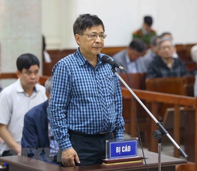 Bị cáo Trương Trần Hiển (sinh năm 1957, nguyên Trưởng Phòng Vật tư, thiết bị thuộc Ban Quản lý Dự án Đầu tư xây dựng hệ thống cấp nước sông Đà-Hà Nội) tại phiên xét xử. (Ảnh: Doãn Tấn/TTXVN)