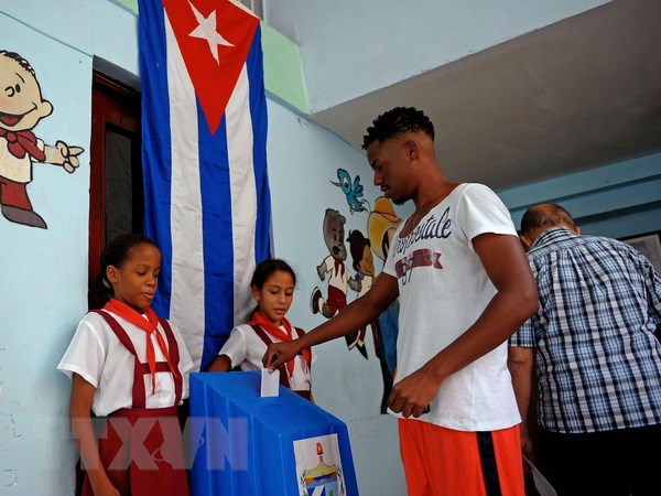 Cử tri Cuba bỏ phiếu tại điểm bầu cử địa phương và Quốc hội vòng 1 ở Havana ngày 26/11/2017. (Nguồn: AFP/ TTXVN)