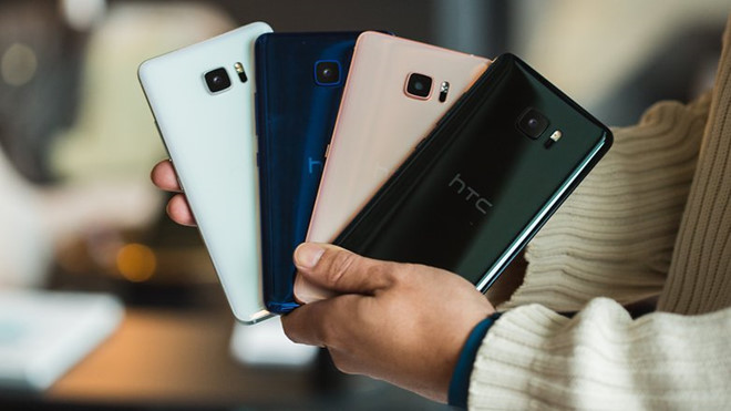HTC U Ultra giảm giá sốc những ngày đầu tháng 3, góp phần tạo ra sự sôi động cho thị trường.