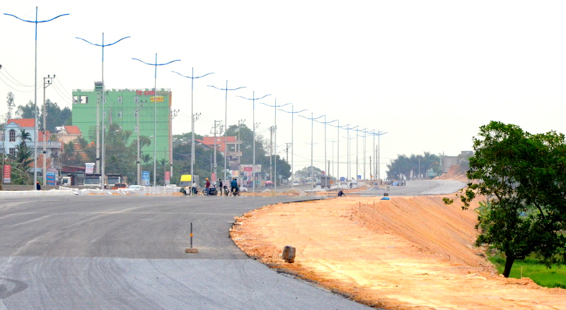 Tuyến đường 10 làn xe đầu tiên của tỉnh sẽ là điểm nhấn quan trọng trong hệ thống giao thông đối ngoại của TP Hạ Long, rút ngắn thời gian và tạo sự thuận tiện cho du khách khi di chuyển từ Hà Nội, Hải Phòng về khu du lịch trung tâm của tỉnh Quảng Ninh.