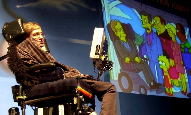 Nhà vật lý Stephen Hawking ngồi xem chương trình hài “The Simpsons”