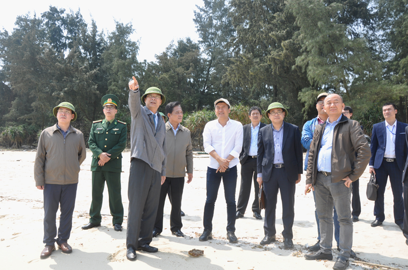 Đồng chí Nguyễn Văn Đọc, Bí thư Tỉnh ủy, Chủ tịch HĐND tỉnh, chỉ đạo huyện Cô Tô tiếp tục thực hiện tốt công tác quản lý quy hoạch, bảo vệ môi trường biển.