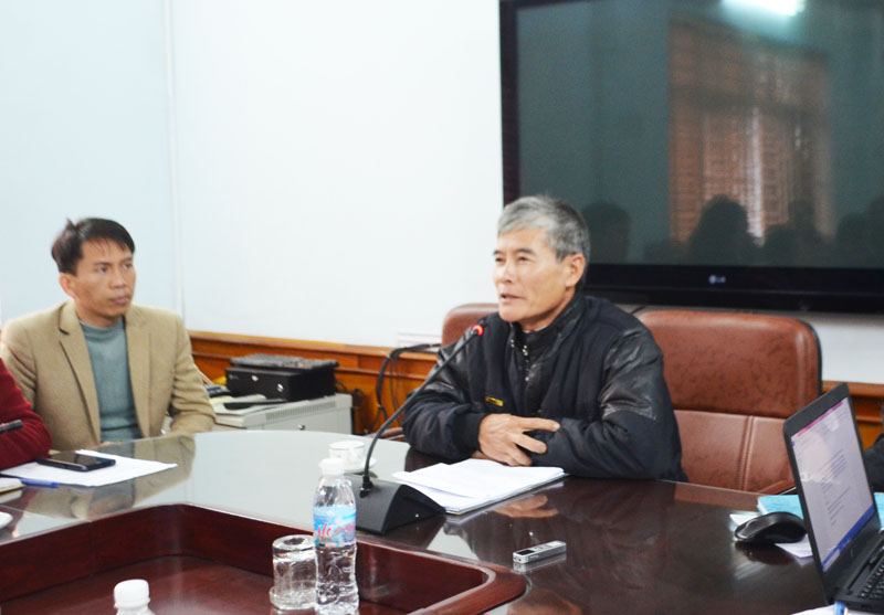 Sau khi được UBND huyện Hoành Bồ, các ban, ngành giải thích, vận động ông Hào đã hiểu và rút các nội dung khiếu nại. (Ông Hào trình bày nội dung kiến nghị tại buổi làm việc ngày 28/12/2017)