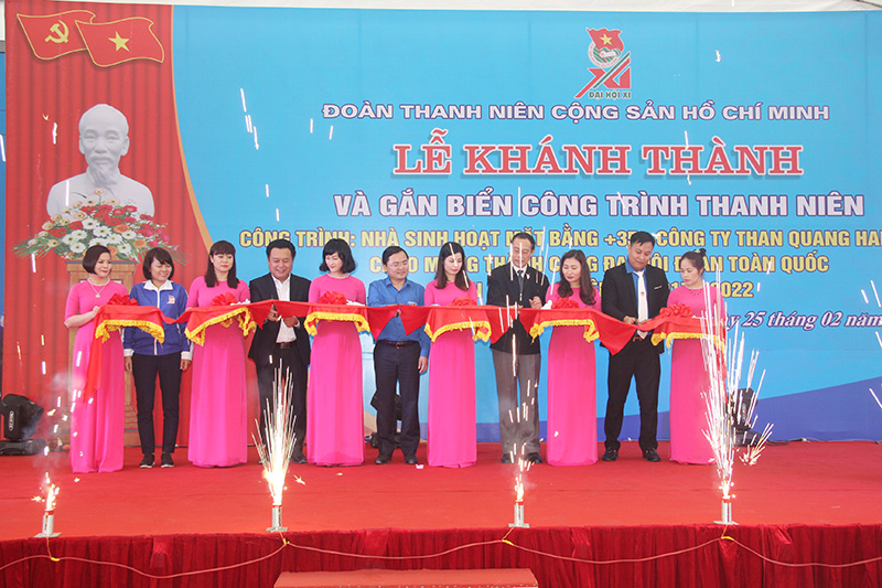 Đoàn Thanh niên Công ty Than Quang Hanh tổ chức lễ cắt băng khánh thành và gắn biển công trình thanh niên cấp tỉnh