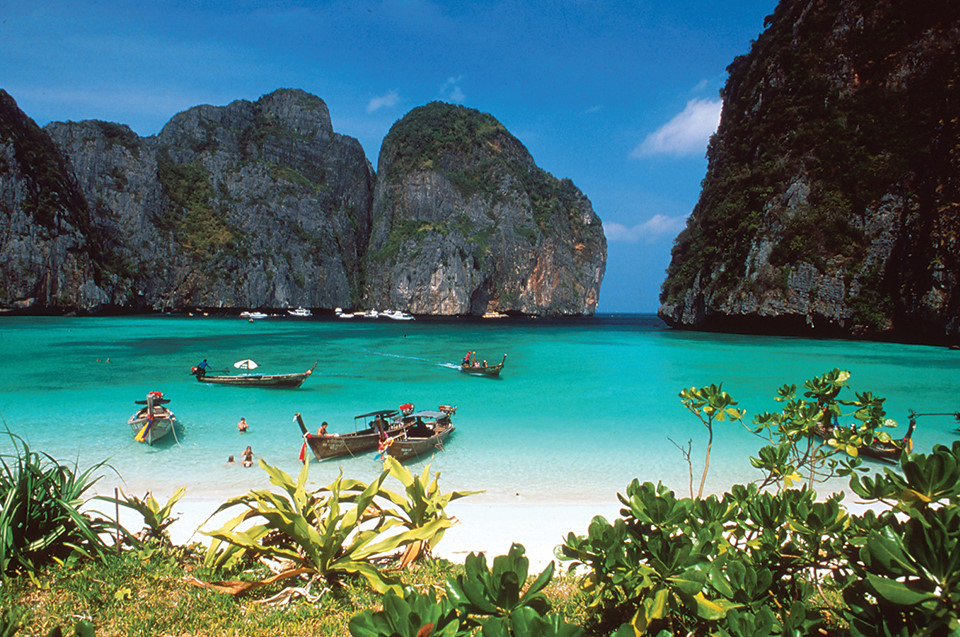 Phuket (Thái Lan) đứng ở vị trí số 11, với cảnh đẹp thiên nhiên khó nơi nào sánh được. Ảnh: Getthetruththengo.