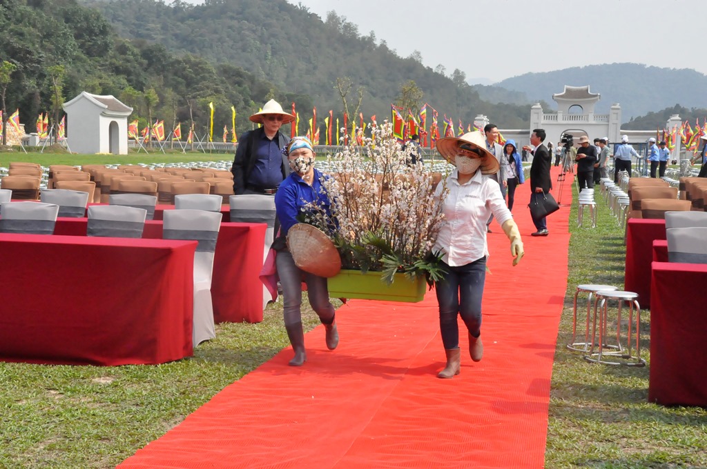 Không gian Lễ hội Hoa anh đào - Mai vàng Yên tử 2018 được bố trí hợp lý và thông thoáng
