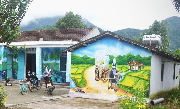 Một bức bích họa ở xóm họ Đặng, thôn Pò Hèn, xã Hải Sơn (TP Móng Cái).