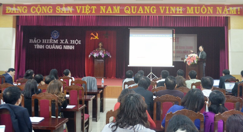 Tiến sĩ Nguyễn Đức Nhật – Tư vấn trưởng DDCI Quảng Ninh thuyết trình tại hội nghị tư vấn DDCI tại cơ quan BHXH tỉnh.