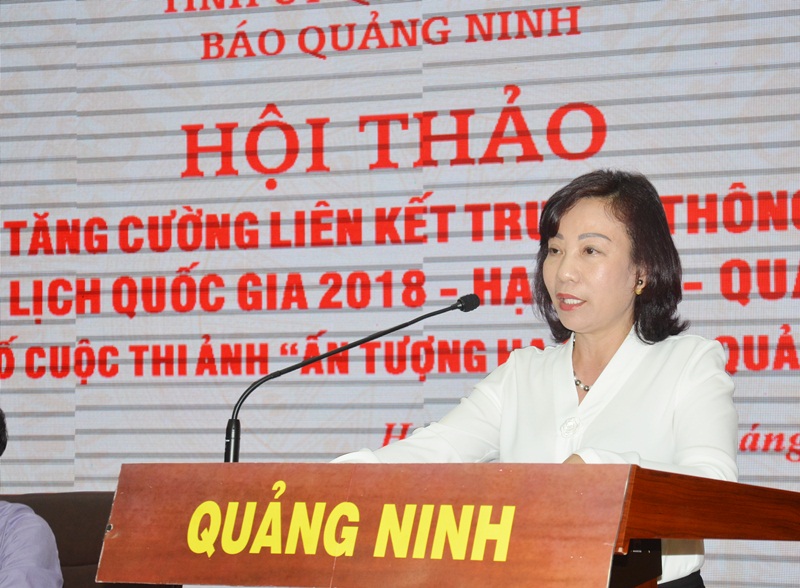 Đồng chí Vũ Thị Thu Thủy, Phó Chủ tịch UBND tỉnh phát biểu tại  hội thảo. 