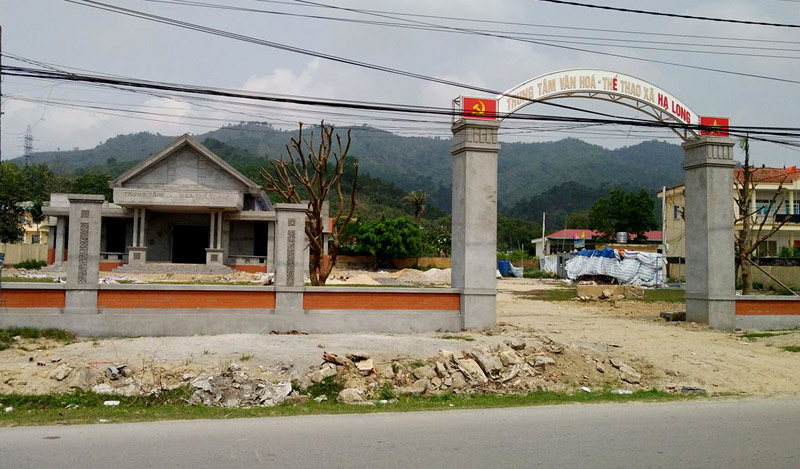 Trung tâm văn hóa - thể thao xã Hạ Long đang hoàn thiện.