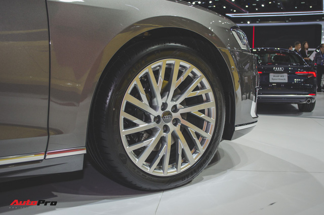 và bộ mâm lớn đa chấu với bộ lốp tới từ GoodYear. Với A8, khách hàng sẽ có nhiều sự lựa chọn thiết kế mâm xe, tùy thuộc vào từng phiên bản.