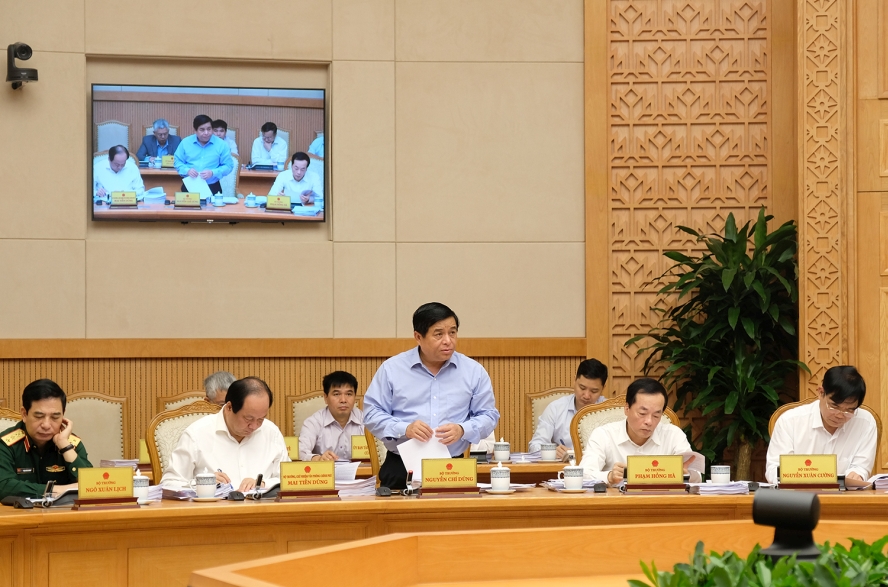 Bộ trưởng Bộ Kế hoạch và Đầu tư Nguyễn Chí Dũng phát biểu tại phiên họp. Ảnh: VGP/Quang Hiếu