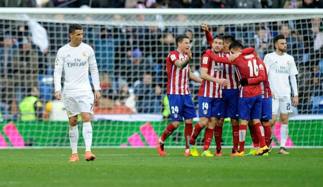  Real (áo trắng) không còn nhiều động lực tại La Liga.