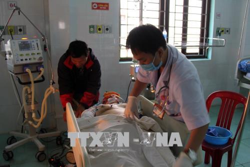 Người bị thương trong vụ tai nạn giao thông được cấp cứu, điều trị tại Bệnh viện đa khoa tỉnh Đắk Nông. Ảnh: Hưng Thịnh/TTXVN
