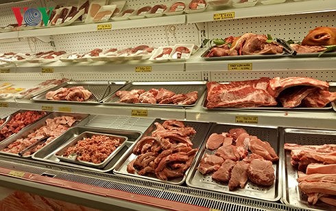 Dự báo, giá thịt lợn sẽ phục hồi. (Ảnh minh họa: CTV Ngọc Loan/VOV)