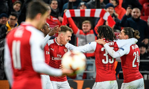 Cầu thủ Arsenal chung vui trong trận lượt về trên sân CSKA Moscow. Ảnh: AFP.