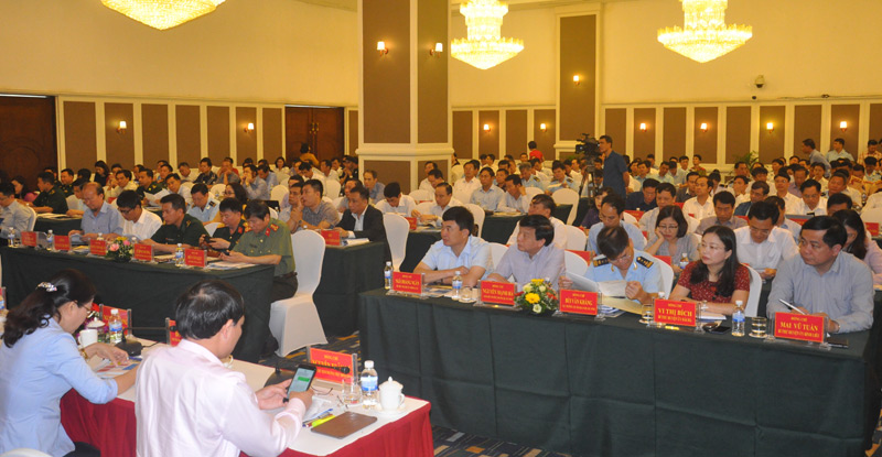 Các đại biểu và doanh nghiệp tham dự hội nghị.